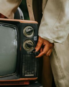 Kodėl televizorius rodo vaizdą be garso: 7 dažniausios priežastys ir ką galite pataisyti patys prieš kviečiant meistrą Kaune